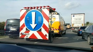 Nehoda kamióna na ďiaľnici D2, pripravte sa na kolóny