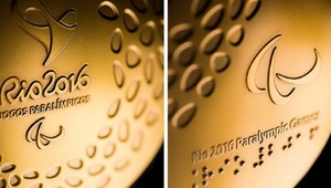 Medaily s oceľovými guľôčkami, maskotom postavička Tom