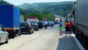 Kolóny v Európe. Diaľnice upchali uzávierky i Putinova návšteva Slovinska