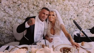 Svadba OBRAZOM: Gýčové šaty, prepychová výzdoba či opica v plienkach