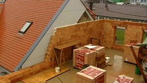 Na Slovensku sa domy stavajú aj bez povolenia