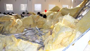 Prepadnutie stropu kultúrneho domu v Čiernej nad Tisou zrejme bude mať dohru. Samospráva môže dostať poriadne mastnú pokutu