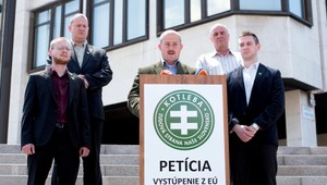 Marian Kotleba chce skexit, začal zbierať podpisy