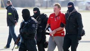 Sudca rozhoduje o Mišenkovom osude. Priamo vo väznici