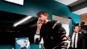 Reprezentácia musí počkať.  San Jose vďaka Regendovi vyrovnalo stav série úvodného kola play off