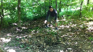 VIDEO Z MIESTA ČINU: Tu kanibal ukrýval obete! A vešal na stromy