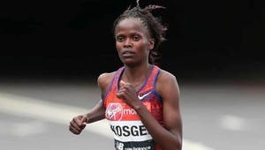 Polmaratón rýchlejšie nik ešte nezabehol. Za svetový rekord tento čas neuznajú