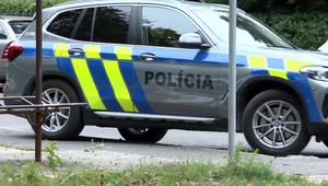 Muž, ktorý mal v Bratislave strieľať na sudkyňu, skončil v nemocnici. Strážia ho policajti