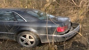 Policajti strieľali po unikajúcom autičkárovi!