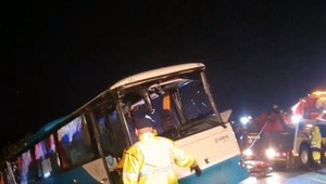 Chlapec (15), ktorý po tragickej zrážke autobusu s kamiónom bojoval o život, sa prebral z bezvedomia