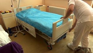 Do nemocníc pribudlo viac ako 8000 nemocničných lôžok. Skontrolovať ich prišiel premiér osobne