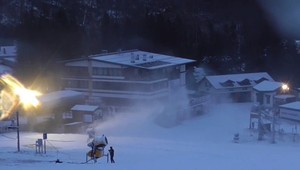 Zima si dáva načas. Ako to vyzerá na lyžiarskych svahoch?