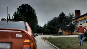 Policajná naháňačka na Záhorí. Mladík nemal ani vodičský preukaz