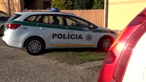 Starší muž si vybral bolestivú smrť: Upálil sa na ulici. Pred rodinným domom sa polial horľavinou