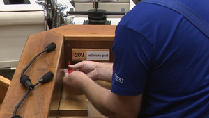 V parlamente sa cez leto pracuje. Poslancov ale vystriedali remeselníci