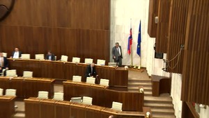 Interrupčný zákon Anny Záborskej dostal v Národnej rade červenú. Reformu nemocníc poslanci poslali do druhého čítania