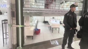 V petržalskom nákupnom centre vykradli zlatníctvo. Polícia pátra po páchateľovi