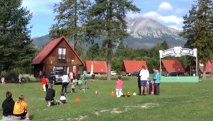 VIDEO: Veľké stretnutie nízkych ľudí v najmenších veľhorách sveta
