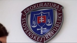 Pre policajtov, ktorí chceli zarábať na ženách, sa súd dostal do konfliktu s prokuratúrou