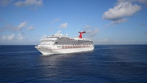 V Indonézii sa potopila loď s vyše 100 cestujúcimi