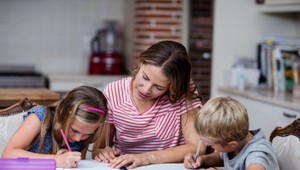 Generali a JEDEN RODIČ spúšťajú projekt „Malé kroky – veľké zmeny“ na podporu jednorodičovských rodín