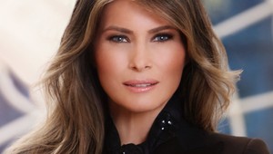 Príliš veľa retuše. TOTO je oficiálny portrét Melanie Trump