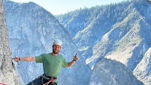 Na El Capitane prekonával rekordy. Známy horolezec zomrel v Sierra Nevade