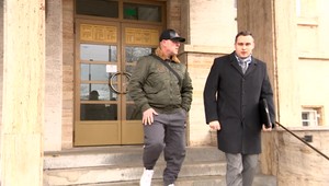 Bývalý mafiánsky šéf je na slobode, no s náramkom