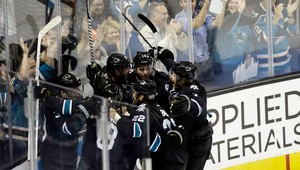 NHL: Sharks najrýchlejšie v semifinále, Budaj v predĺžení inkasoval z 2. strely