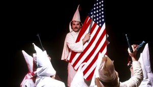 Biela rasa je späť v hre. Ku-Klux-klan chystá oslavy Trumpovho víťazstva