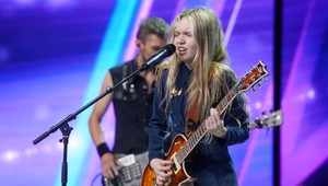 Mladučká rockerka všetkých zaskočila: Prečo rozkošná tínedžerka spievala tak temnú pieseň?