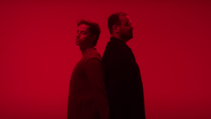 Čerstvo ženatý český spevák s manželom už trénujú na rodičovstvo!