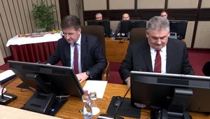 Zákaz plošných výrubov, investície do vojska či výmena veľvyslancov. Rokovania ministrov priniesli výsledky