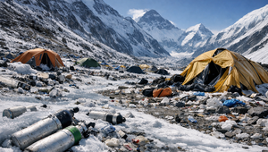 Everest sa mení na smetisko: Nepál priznal zlyhanie