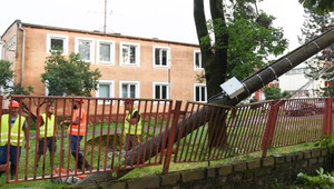 Na Orave spôsobil vietor výpadky energie, dodávku elektriny obnovia do niekoľkých hodín