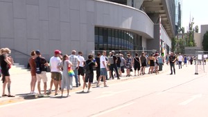 Vakcíny už aj bez registrácie: V Bratislave sa tvorili dlhé rady, deti očkovali prednostne