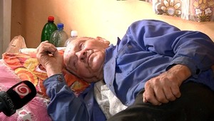 Deduško (86) si najal pomocníkov (23, 15), okradli ho!