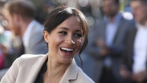 Nič trápnejšie už spraviť nemohla! Meghan TAKTO zmenila Archieho rodný list!