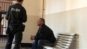Róbert (37) ohrozoval suseda kušou. Na policajtov vytiahol brokovnicu