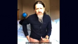 FOTO: Obrovský trapas europoslanca. Bez nohavíc ukázal viac, ako chcel