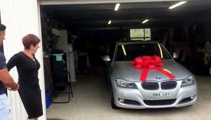 Krásne poďakovanie matke. Synovia našetrili na nové auto