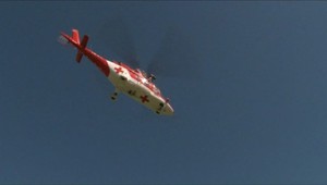 Muža s vážnymi poraneniami previezli vrtuľníkom do nemocnice