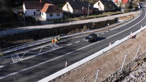 Do Kremnických baní po novej ceste. Prešli po nej prvé autá