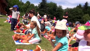 Na Slovensku pribúda obéznych detí, ktoré sa o šport nezaujímajú. Za 7 horami sa to rozhodli zmeniť