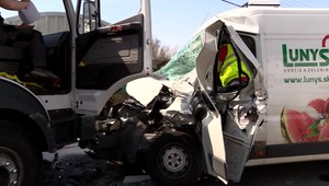 Na križovatke v hlavnom meste bolo rušno. Zrazili sa tam štyri autá