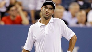 James Blake omylom na štvrť hodiny v putách