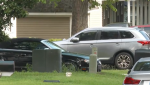 Dieťa zahynulo v rozpálenom aute. Vliezlo tam samé