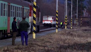 Ženu zbadal rušňovodič ležať v koľajisku. Zrážku s vlakom prežila