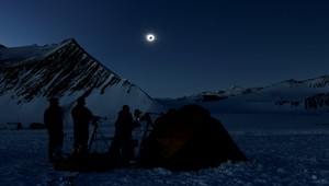 V absolútnej TME vďaka zázraku menom Slnko