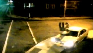 VIDEO: Mladík (19) zrazil trojicu chlapcov, jeden z nich vyletel do vzduchu